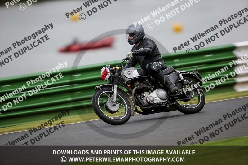 Vintage motorcycle club;eventdigitalimages;mallory park;mallory park trackday photographs;no limits trackdays;peter wileman photography;trackday digital images;trackday photos;vmcc festival 1000 bikes photographs